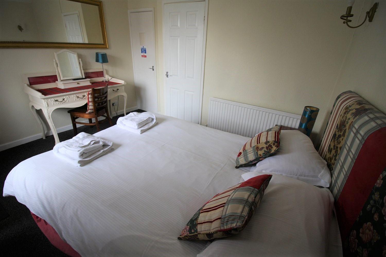 The White Hart Otel Whitchurch  Oda fotoğraf